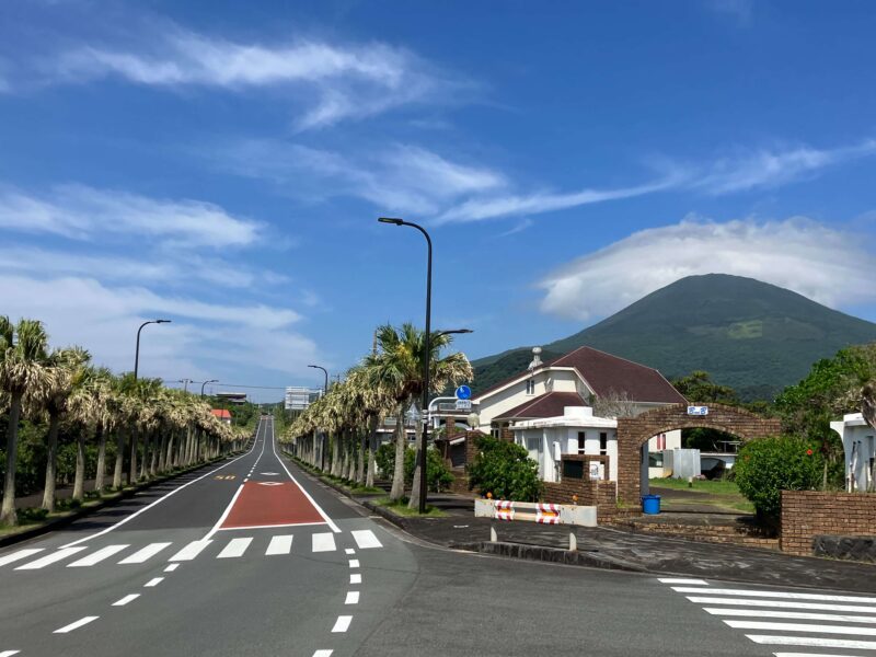 底土海水浴場から山方向